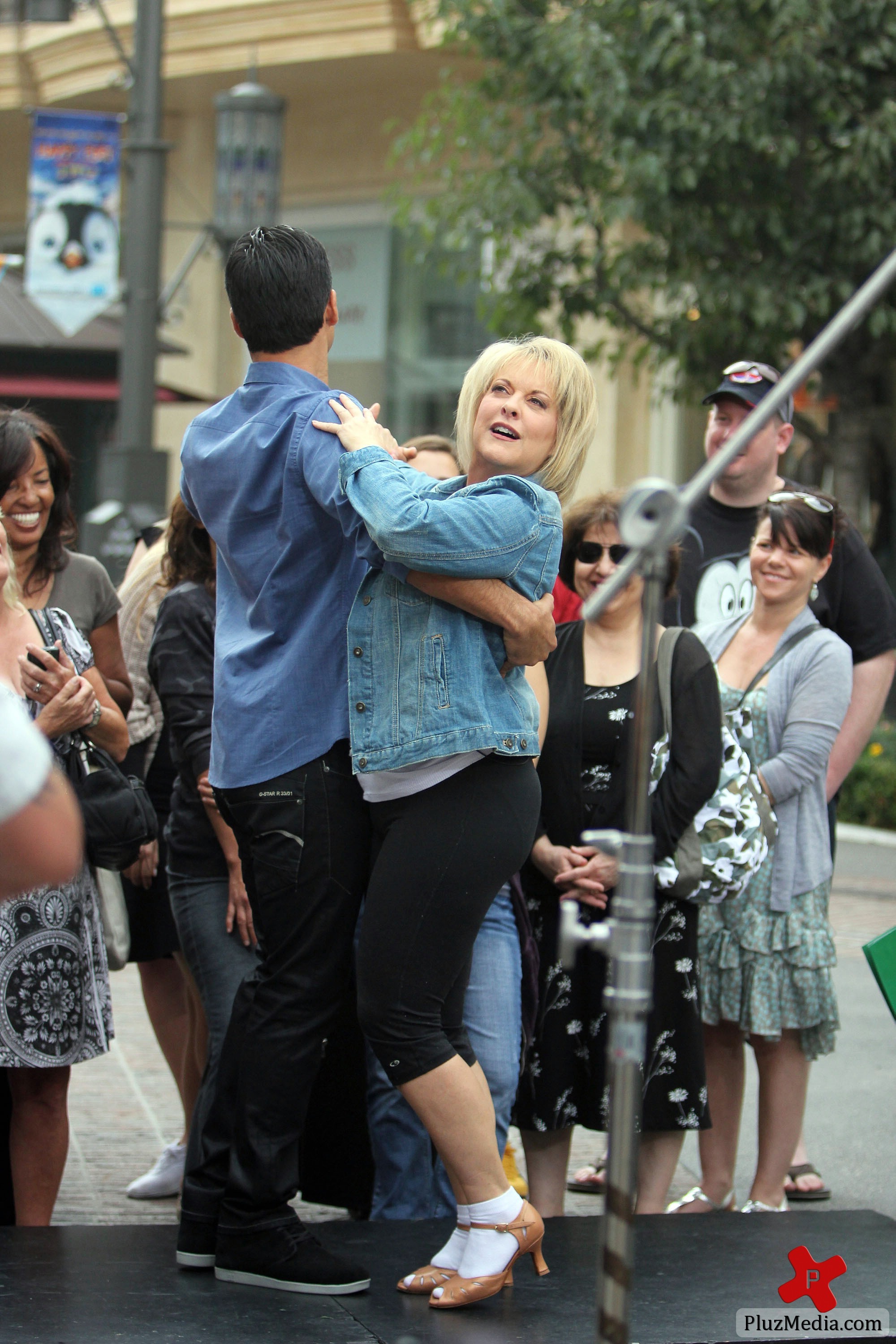 Celebrities at The Grove to film an appearance for news programme 'Extra' | Picture 88932